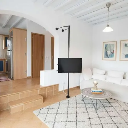 Charming 3 Bd House In Village * アノ・メラ